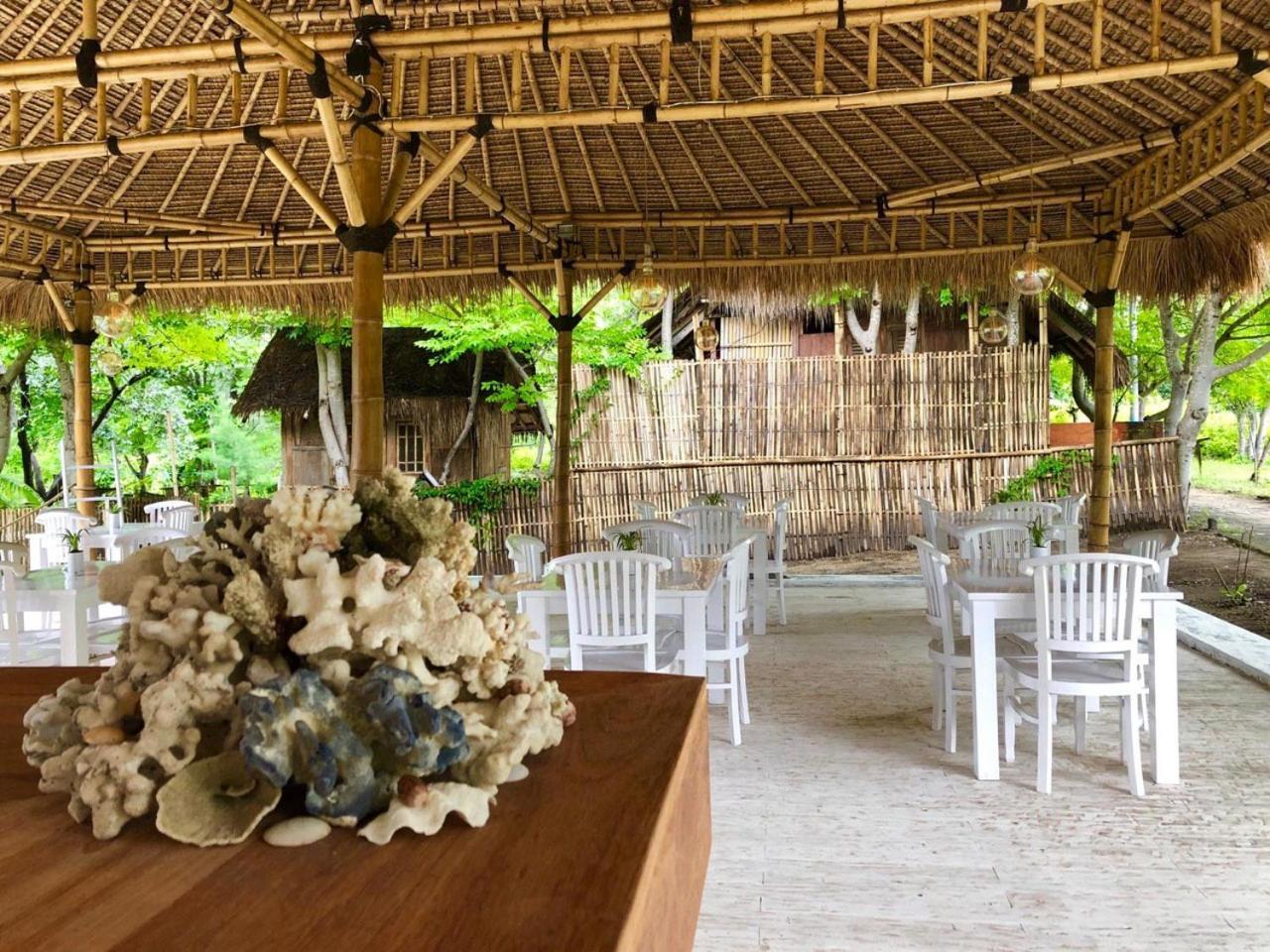 Villa Samalas Resort And Restaurant กิลิเมโน ภายนอก รูปภาพ